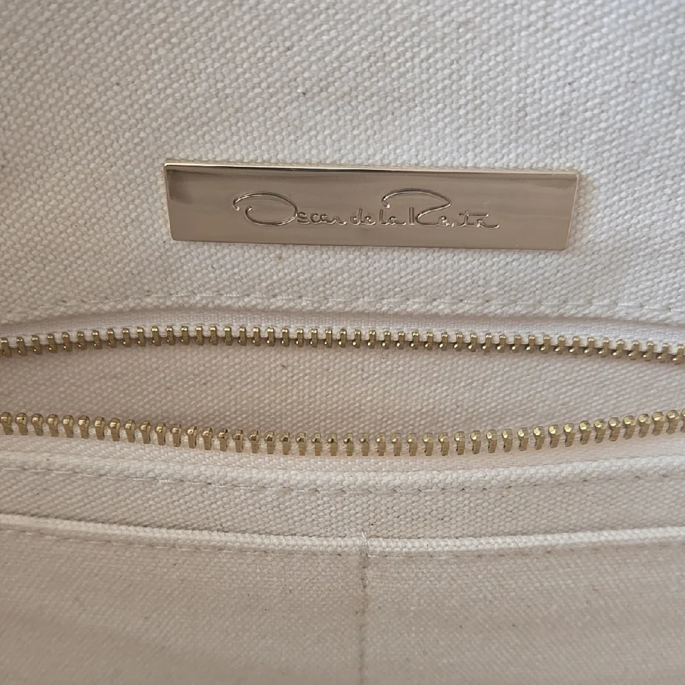 Elegant Cream Floral Tote Bag - Picture 7 of 12